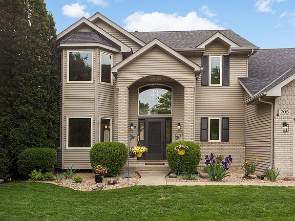 3rd image of 705 Granite Dr