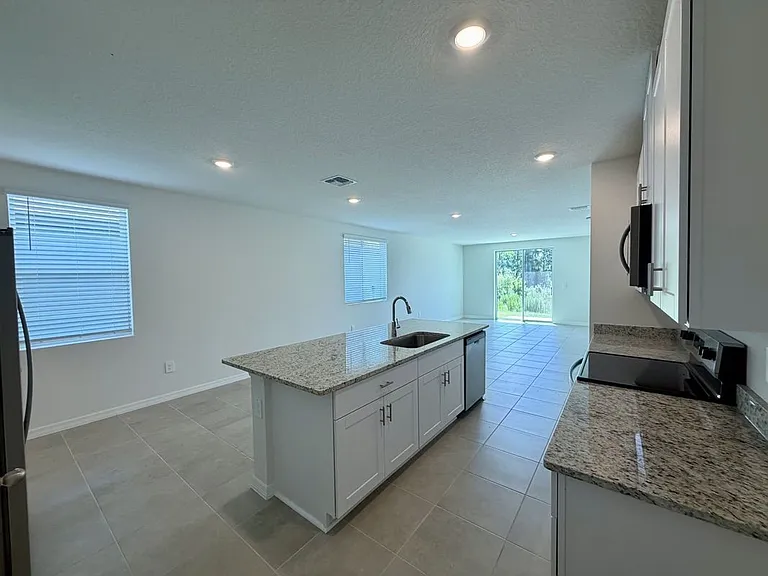 1483 Brekey Way — Photo 5