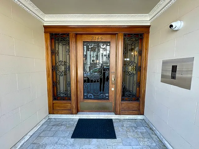 2145 Larkin St #2 — Photo 15