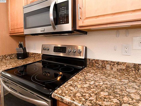 5th image of 100 Kinross Dr APT 6