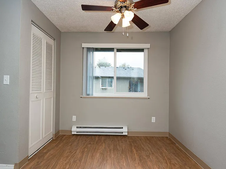 Oak Grove Dining Room