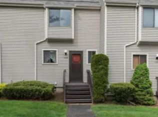 135 Pembroke Ct, Meriden, CT 06450