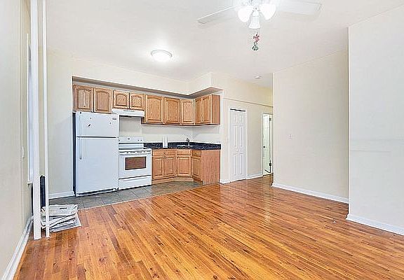 2nd image of 300 E 69th St APT 3e