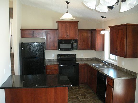 3rd image of 712 Ingalls Dr