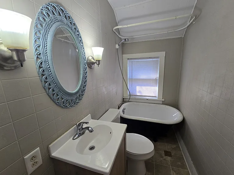 437 1/2 Riehl St — Photo 17