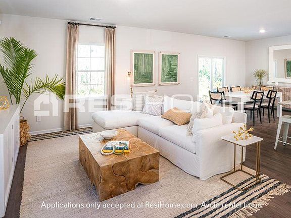 3rd image of 7116 Paradise Island Ct