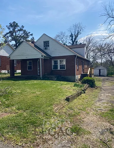 1606 E Sharpe Ave Photo 1