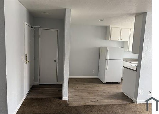 2nd image of 420 Cedar Ave #4