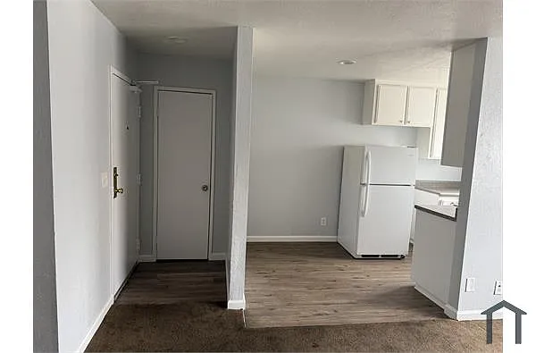 Building Photo - 420 Cedar Ave #4