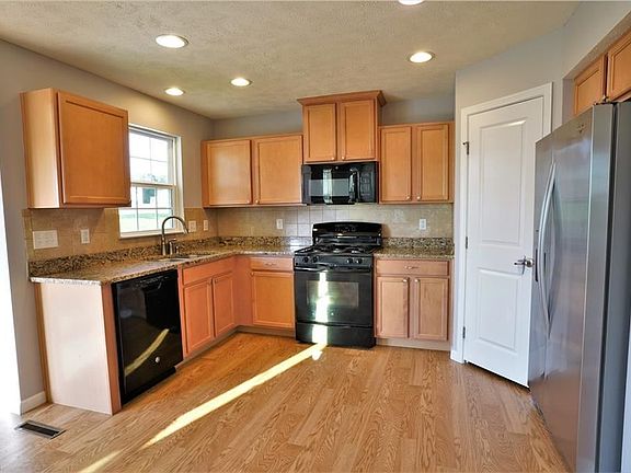 4th image of 1552 Crescent Dr