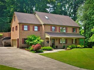 111 McDermott Rd, Trafford, PA 15085