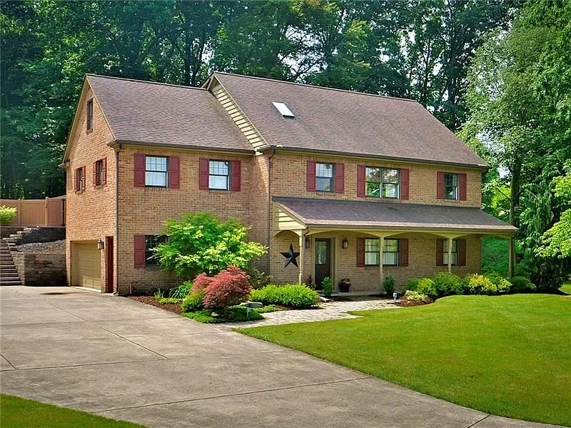 111 McDermott Rd photo 1