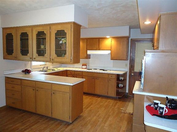 3rd image of 832 Driftwood Dr