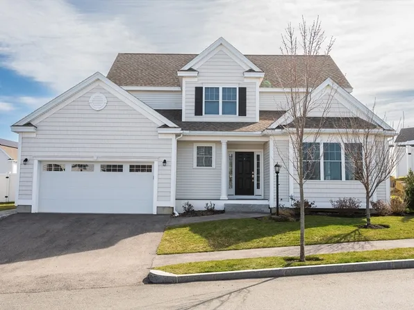 43 Osborne Hill Dr, Salem, MA 01970