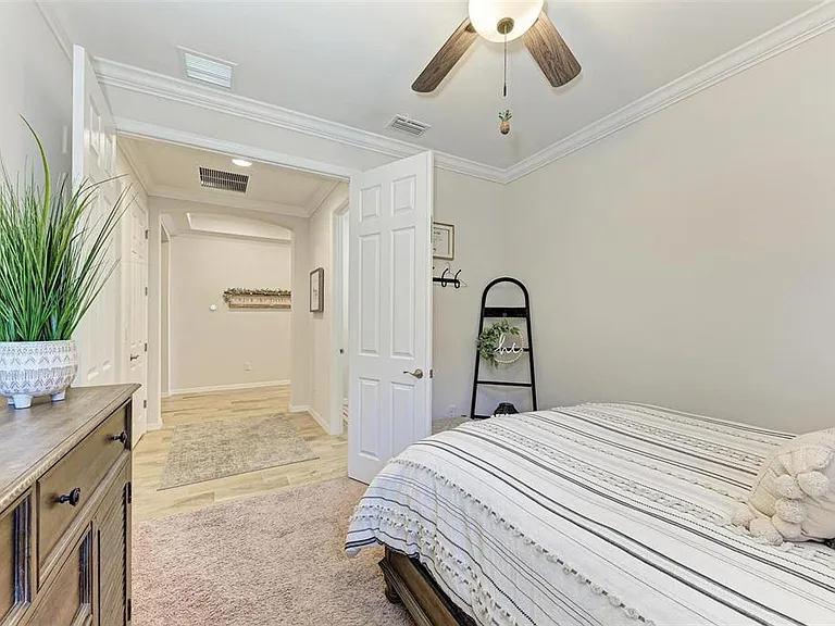 228 Maraviya Blvd — Photo 39