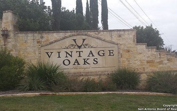 2nd image of 1541 Vintage Way