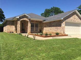 329 Himes Dr, Euless, TX 76039