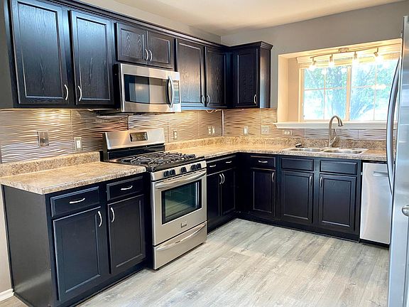 3rd image of 600 N Cascades Ave APT 2