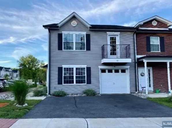 12 Gregg Ct #506, Newton, NJ 07860