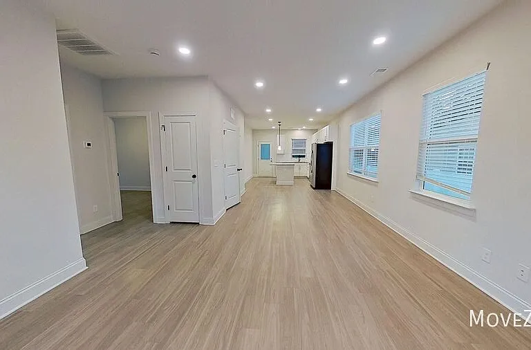 324 Houston St — Photo 21