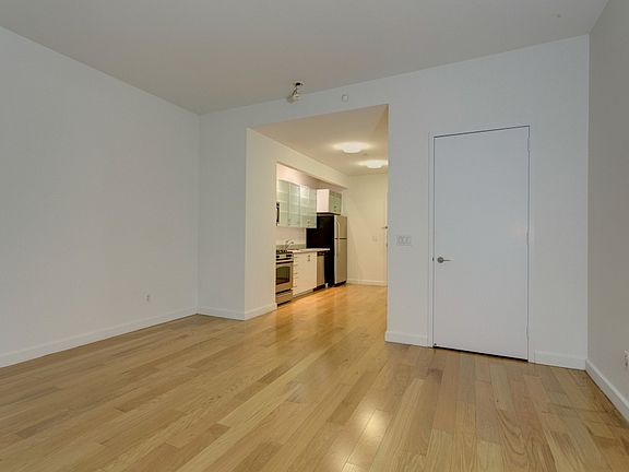 4th image of 37 Wall St APT 25L