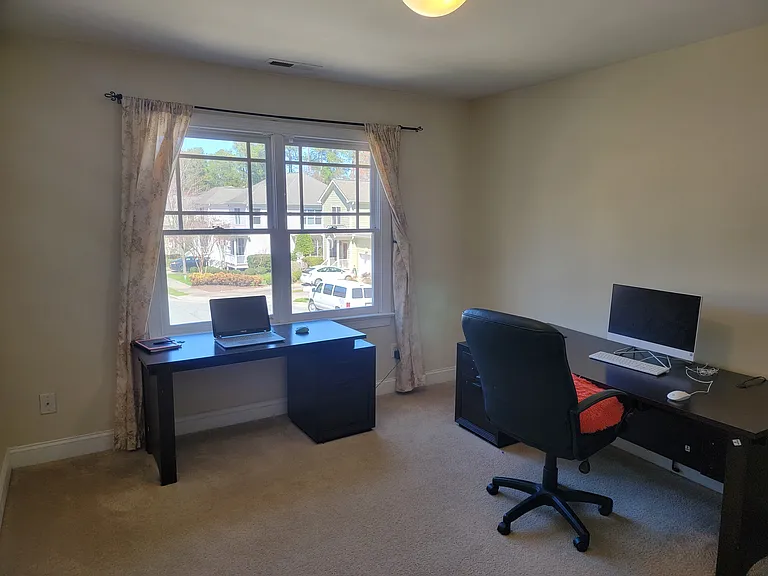 318 Charleston Ln — Photo 10