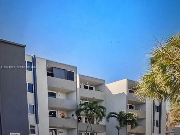 10090 NW 80th Ct APT 1241, Hialeah Gardens, FL 33016