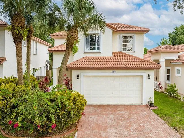 3 bed, 2.5 bath, $3,900 — Photo 2