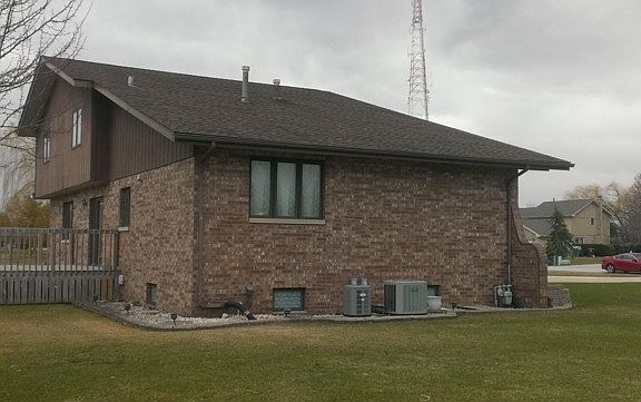 2nd image of 14920 Glen Crest Ln