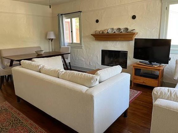 Living room & dining area