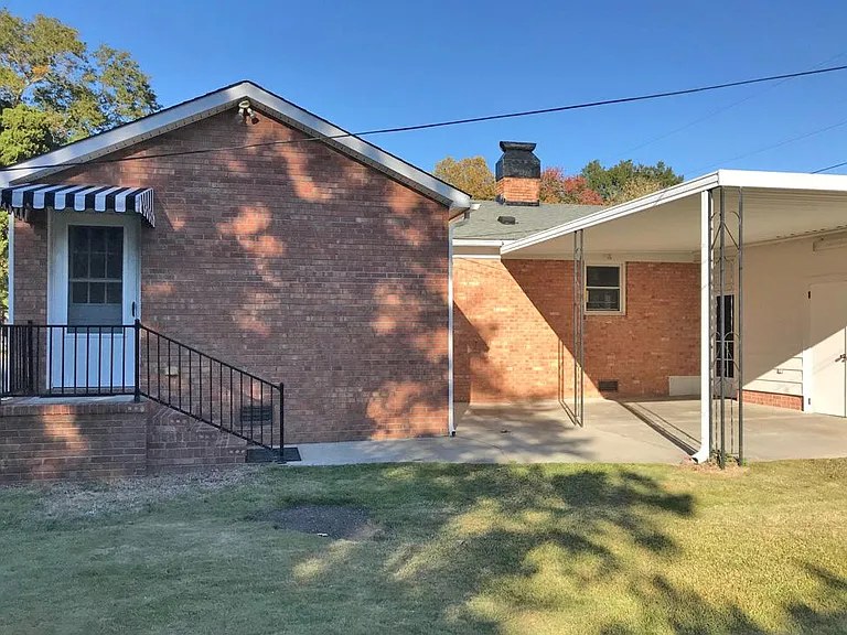 2702 Crockett Dr — Photo 46