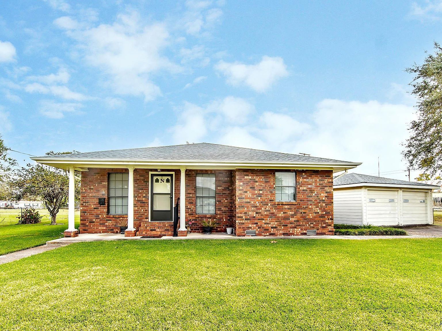 1119 Caroline St, Thibodaux, LA 70301 Zillow
