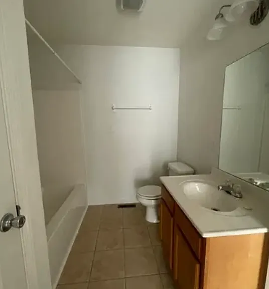 963 Bratton Br #4 — Photo 3