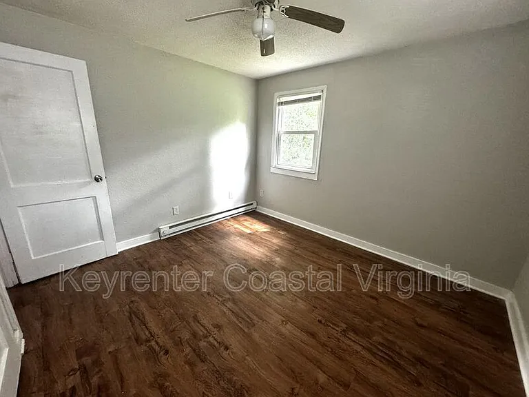 211 Rogers Ave #B — Photo 8