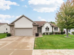 967 Oak Timber Dr, Onalaska, WI 54650