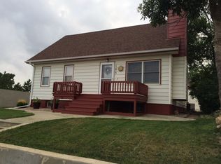 105 10th St S, Hettinger, ND 58639