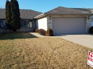 6826 Falcon Dr, Schererville, IN 46375
