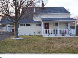 31 Ice Pond Rd, Levittown, PA 19057