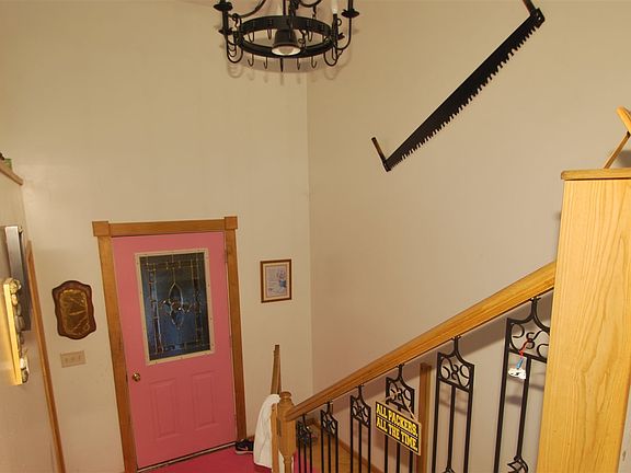 5th image of 46640 Erickson Dr
