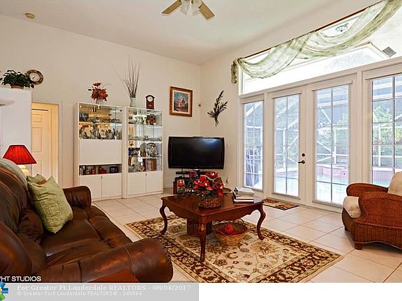 5th image of 10080 NW 62nd St