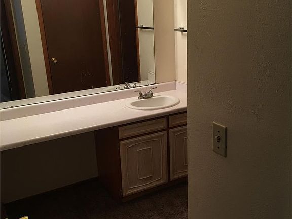 4th image of 171 S Royal Ave APT 8