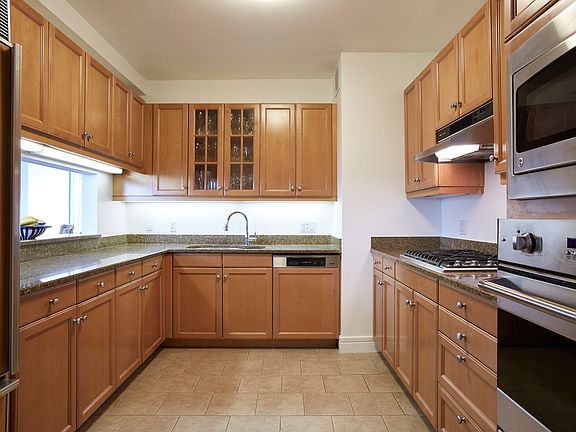 4th image of 10 Little West St #30C