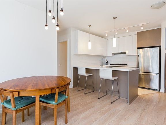 3rd image of 3080 Lincoln Ave #805