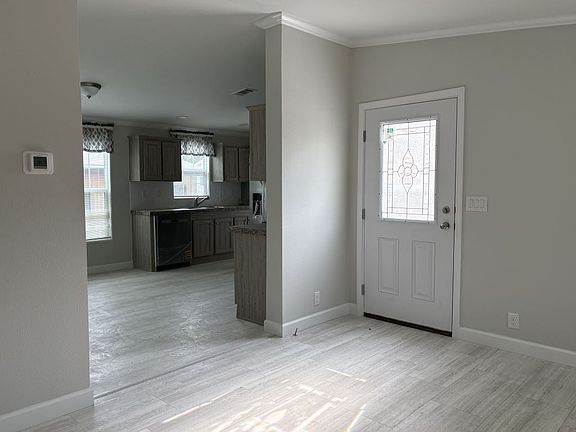 3rd image of 416 Hummingbird Pl #416