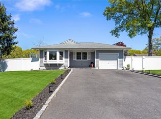 63 Orchard Street, Manorville, NY 11949