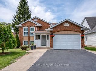 23 Westchester Dr E, Kitchener, ON N2B 3T1