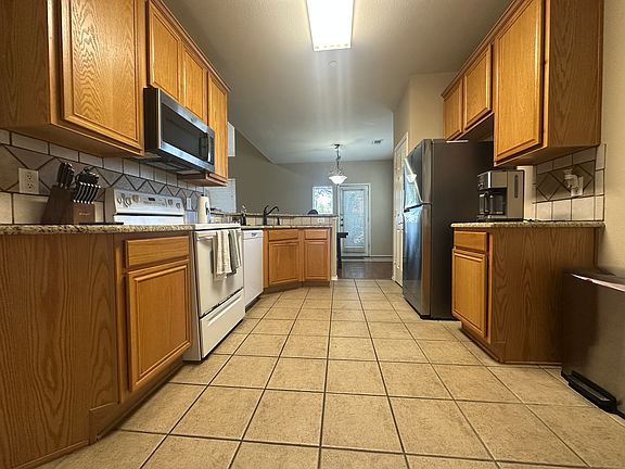 4th image of 4569 Woodsboro Ln