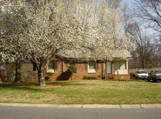 3915 Foxford Pl, Charlotte, NC 28215