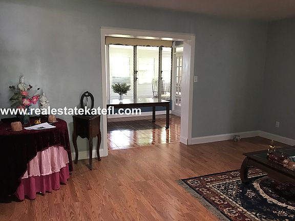 4th image of 3403 S Gardenia Ave