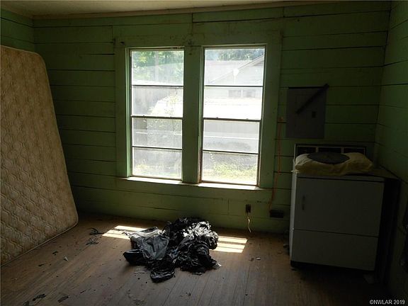 5th image of 222 Olive St